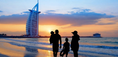 Peut-on travailler aux Émirats Arabes Unis avec un visa famille ?
