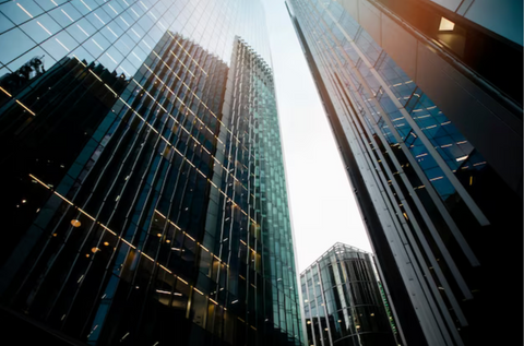 Investir dans l'immobilier à Dubai : en direct ou via une Holding