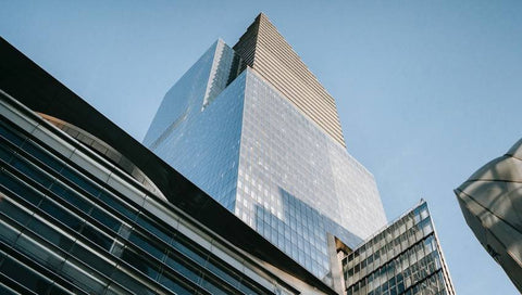 Crowdfunding immobilier à Dubaï : implications légales et fiscales